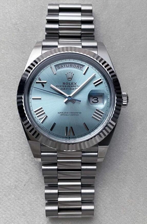 Rolex Submariner Day Date and Datejust comparison detail 2