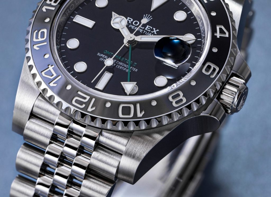 Rolex GMT Master II 126710GRNR grey black bezel detail 3